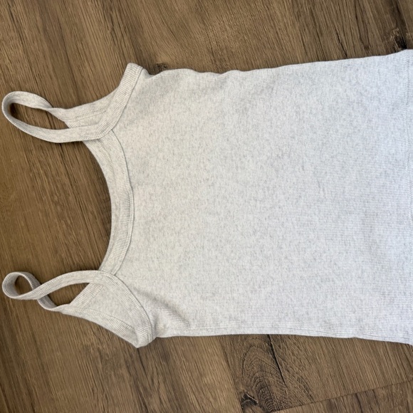 TNA Light Gray Ribbed Tank Top - Picture 3 of 3